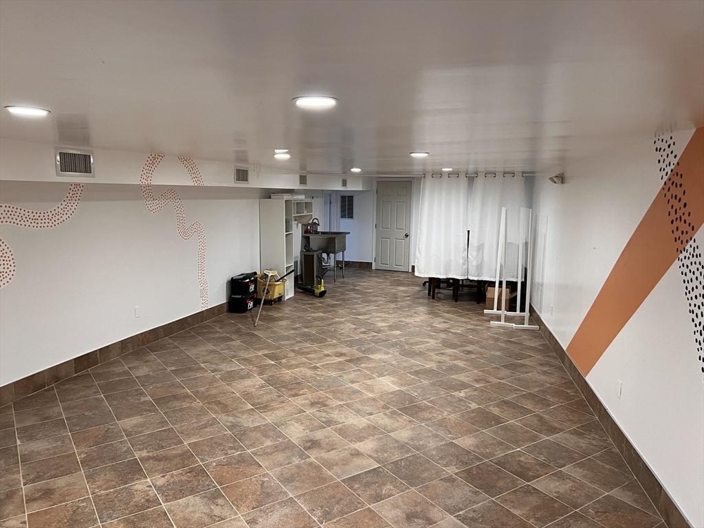 X30 Baker St, B