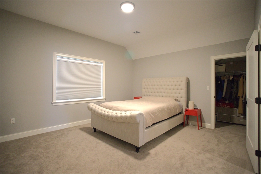 876 Washington St 876