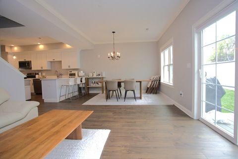 876 Washington St 876 Norwood MA 02062