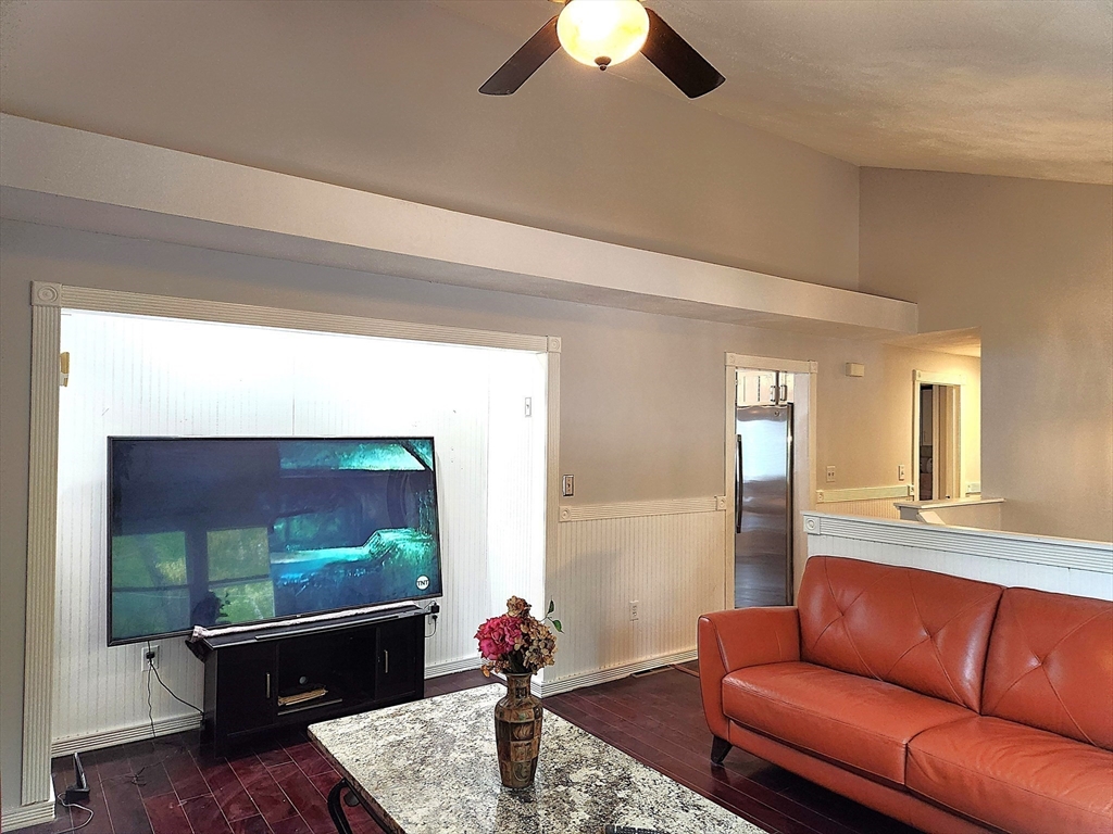 22 Osceola Ln
