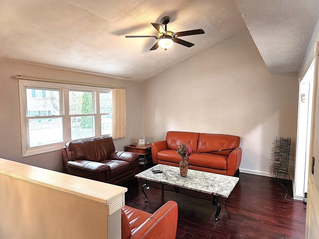 22 Osceola Ln