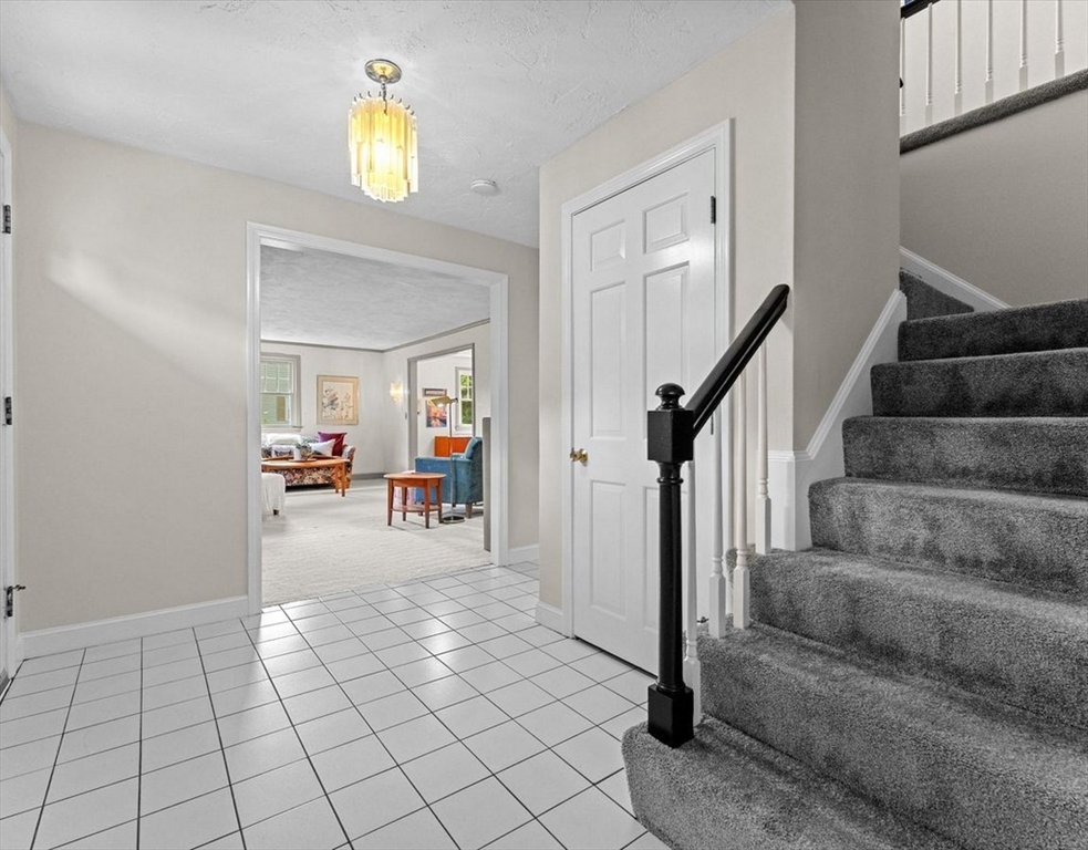 9 Pleasantview Ter