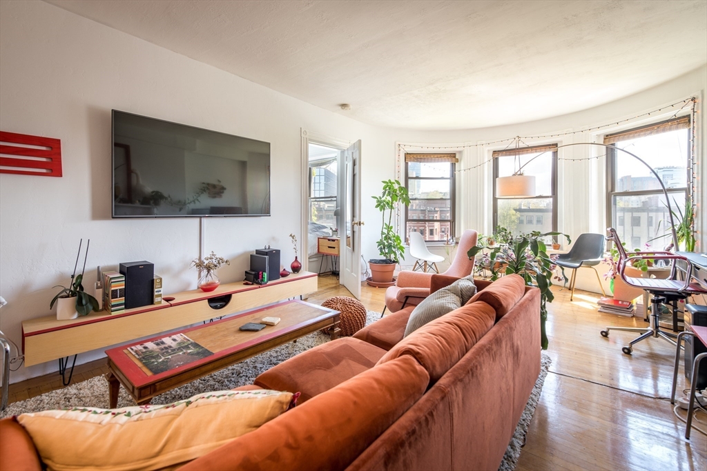 918 Beacon St. 3