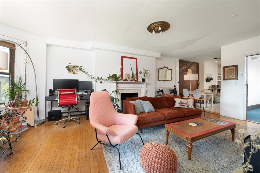 918 Beacon St. 3