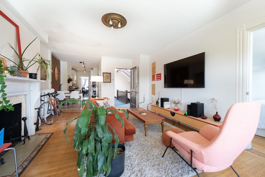 918 Beacon St. 3