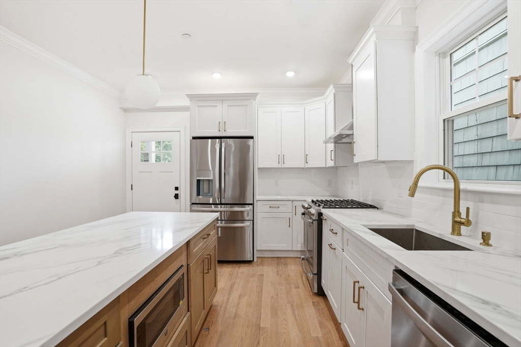 13 Langmaid Ave #3, Somerville, MA Photo #2