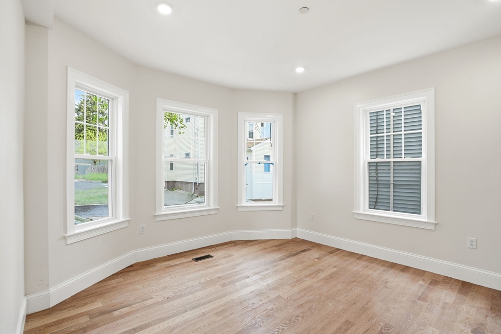 13 Langmaid Ave #3, Somerville, MA Photo #6