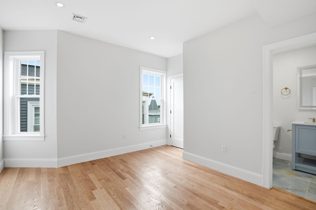 13 Langmaid Ave #3, Somerville, MA Photo #8
