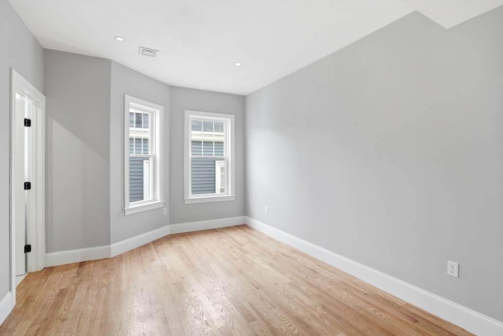 13 Langmaid Ave #3, Somerville, MA Photo #17