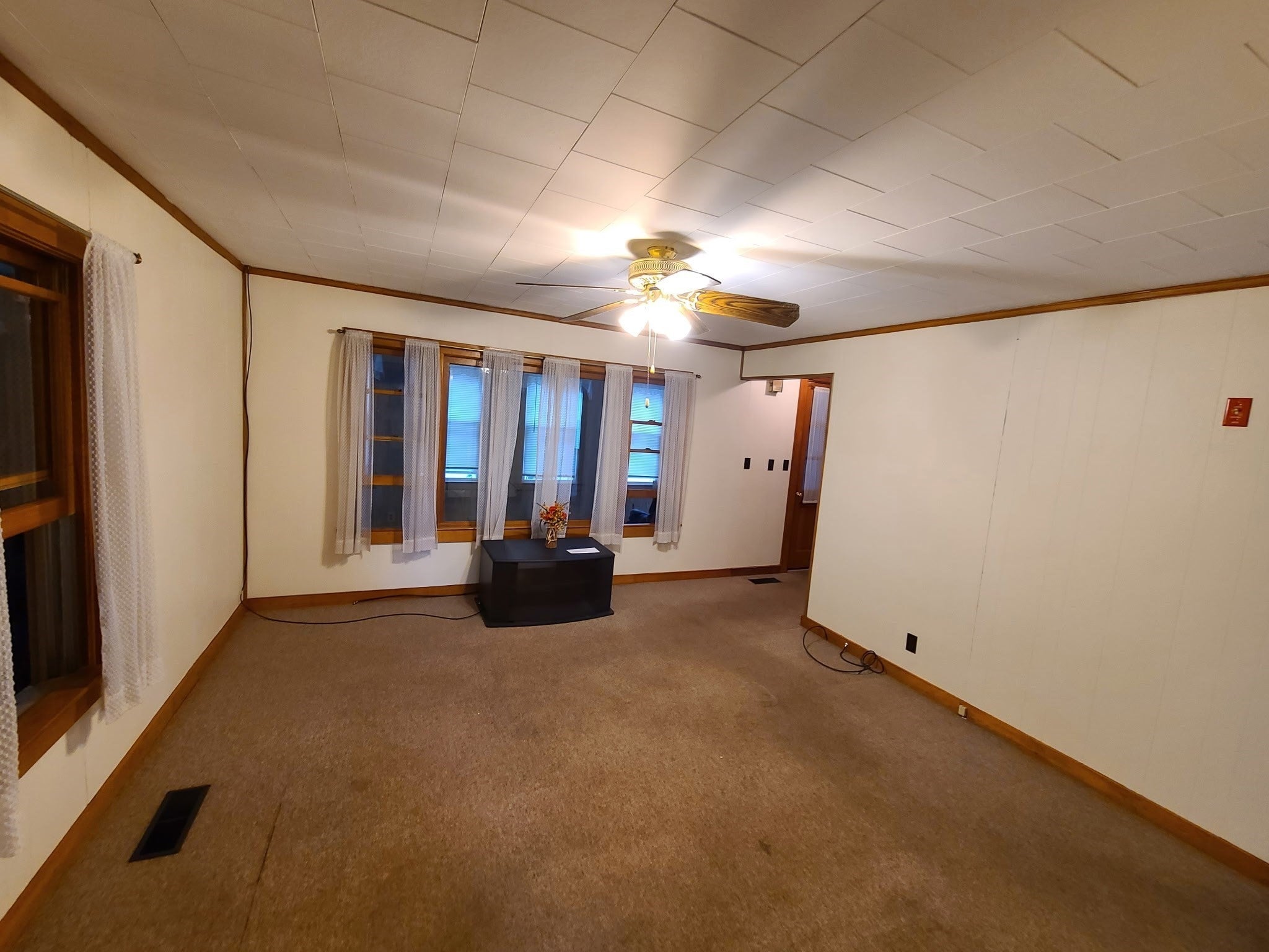 9 Spring St, Montague, MA, 9 Spring St, Montague, MA Photo #10