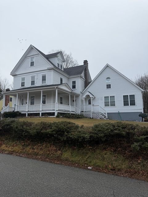 18 Avon St B Reading MA 01867