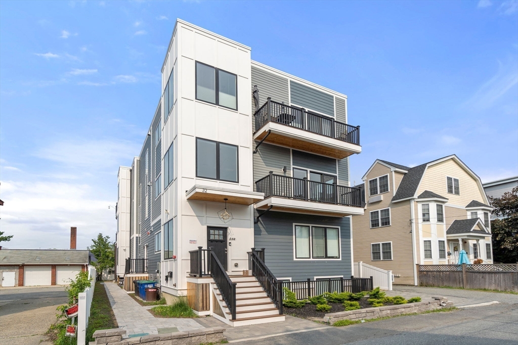 32 Murdock St 2