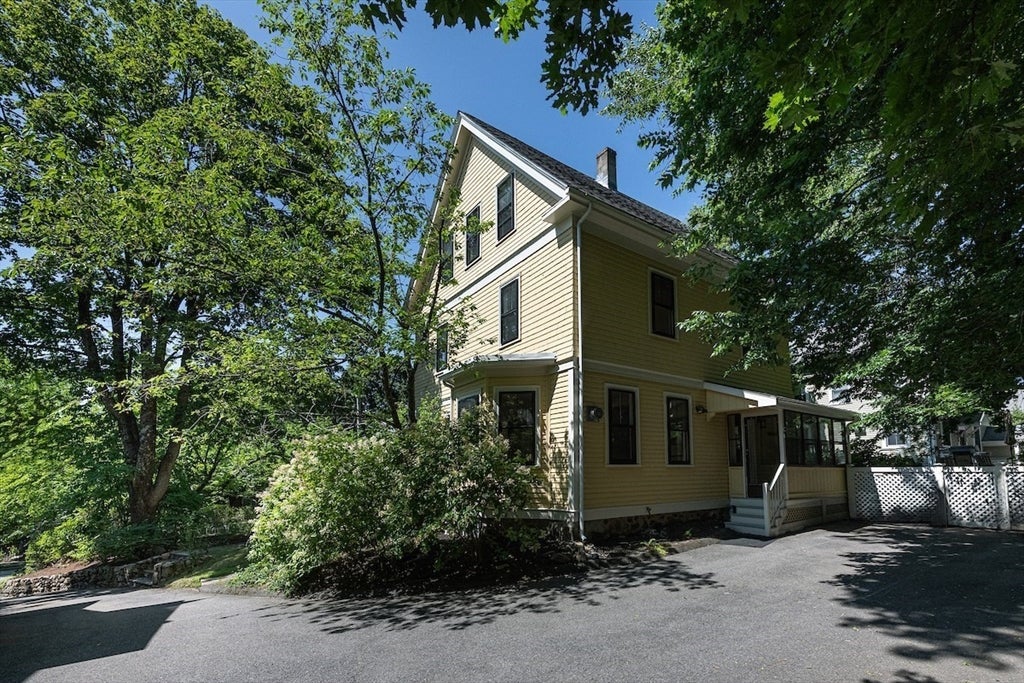 147 Lowell St
