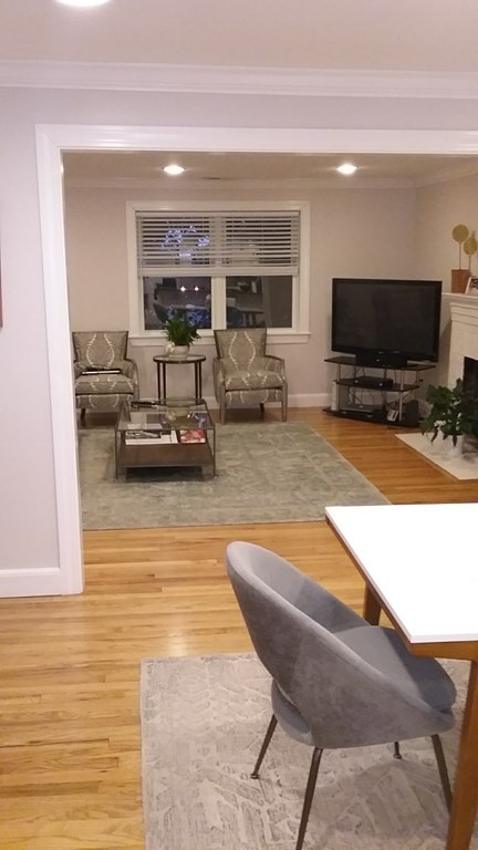 Brookline, Massachusetts 02445, United States, 3 Bedrooms Bedrooms, ,2 BathroomsBathrooms,Residential,Active,178320