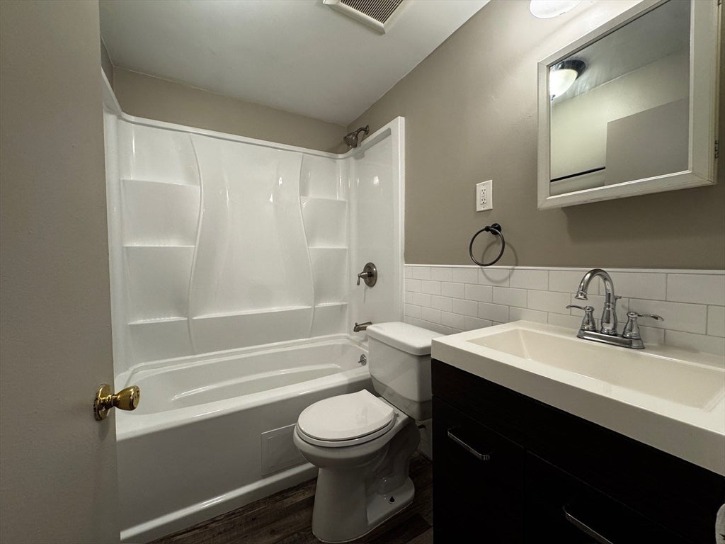 1870 Beacon St #B2, Brookline, MA, 1870 Beacon St #B2, Brookline, MA Photo #6