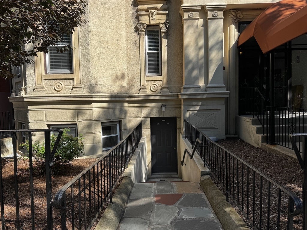 1870 Beacon St #B2, Brookline, MA, 1870 Beacon St #B2, Brookline, MA Photo #9