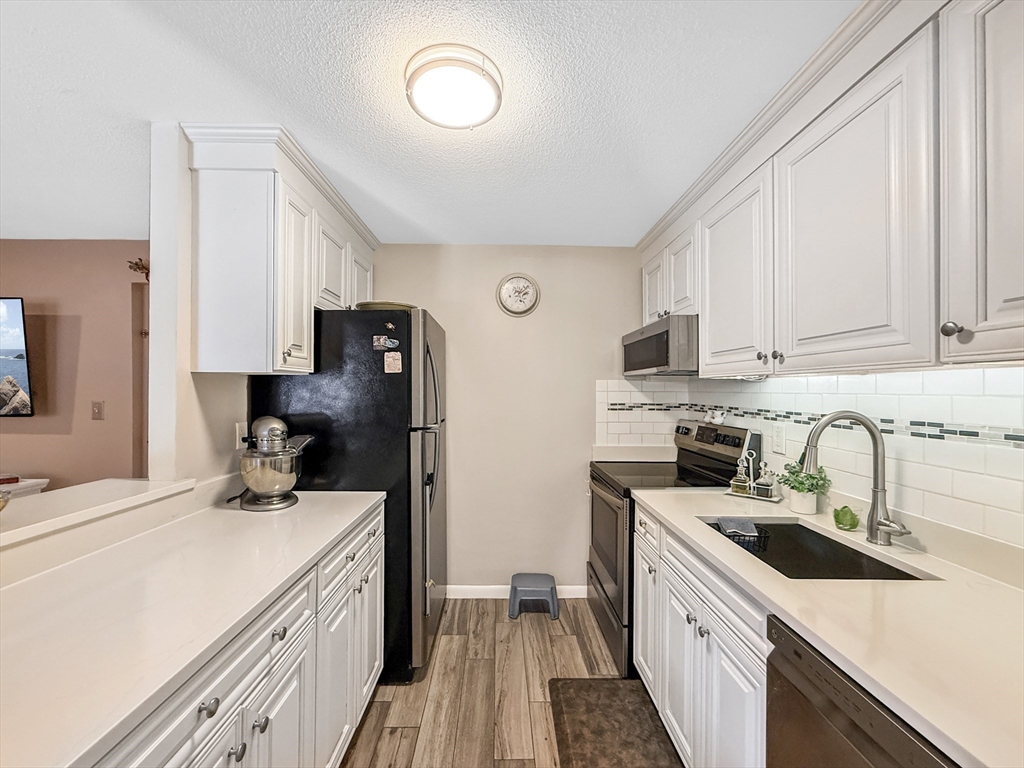 66 Main St 11A