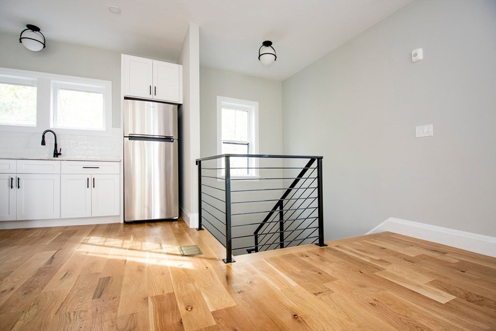 348 Chelsea St #3, Boston, MA Photo #4
