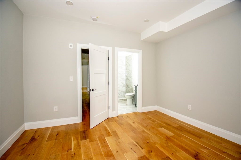 348 Chelsea St #3, Boston, MA Photo #10