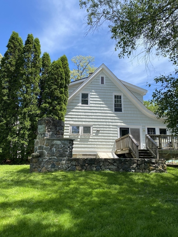348 Bristol Ferry Rd