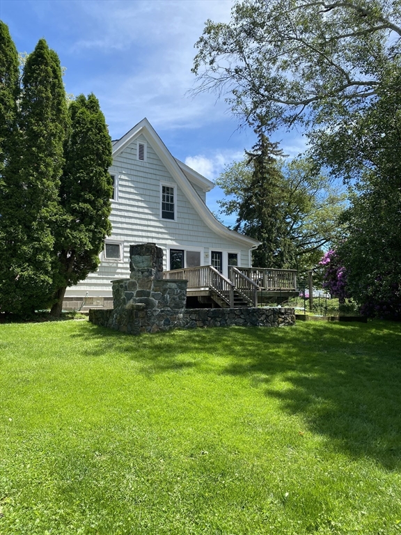 348 Bristol Ferry Rd