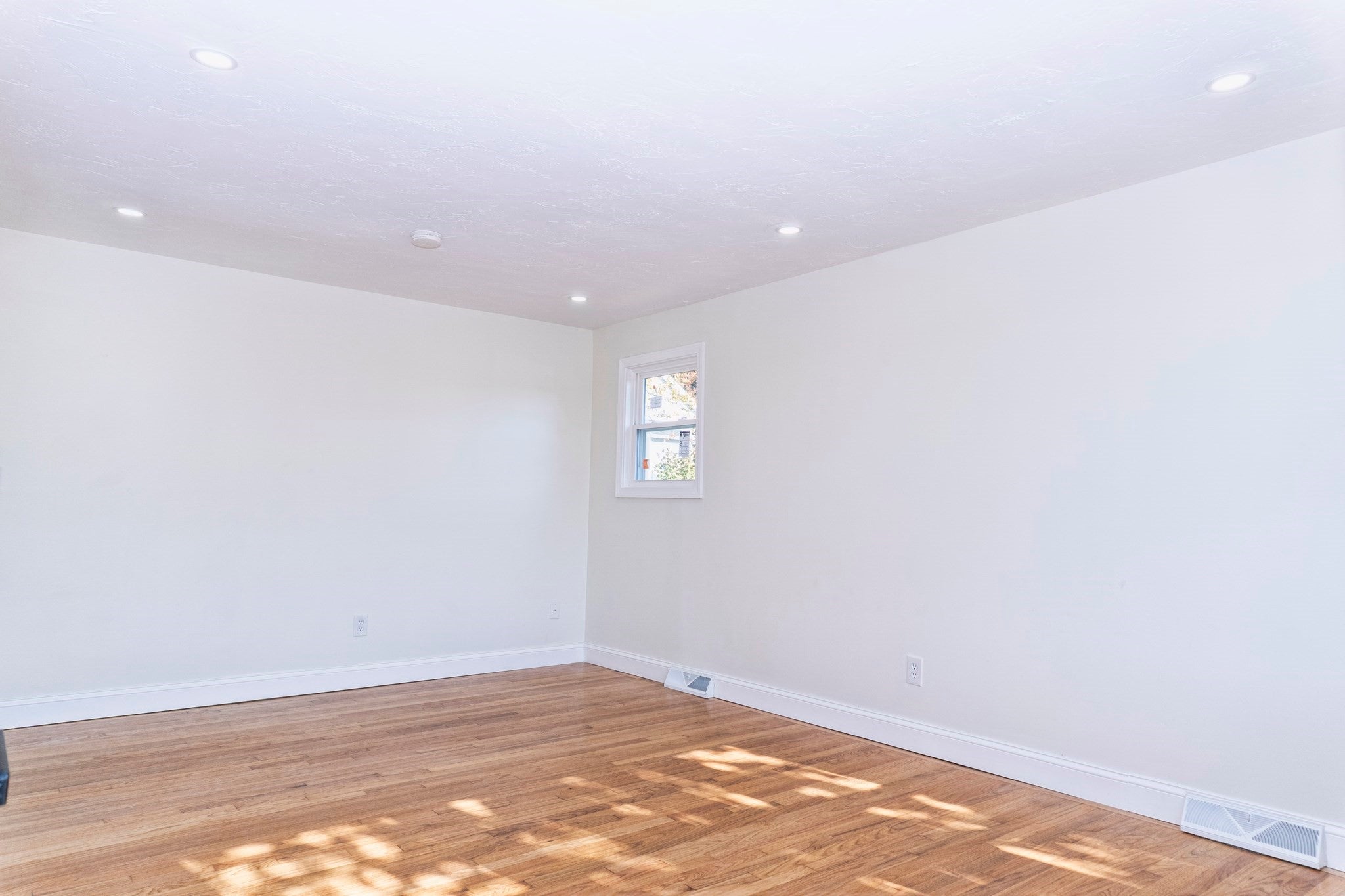 32 Turnpike St