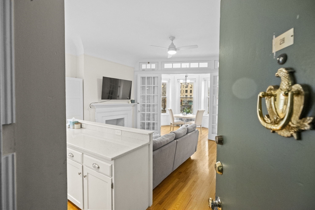 362 Commonwealth Ave 2H