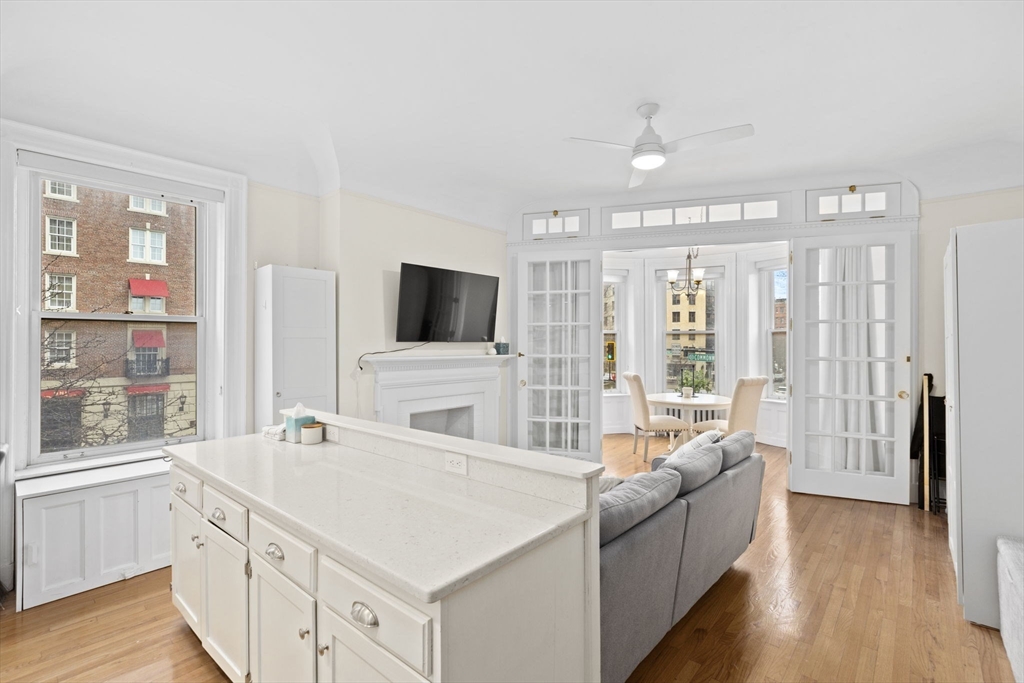 362 Commonwealth Ave 2H