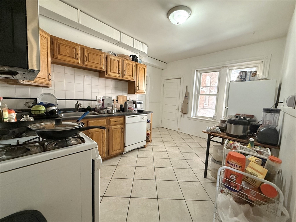 1908 Beacon St #2, Brookline, MA Photo #9