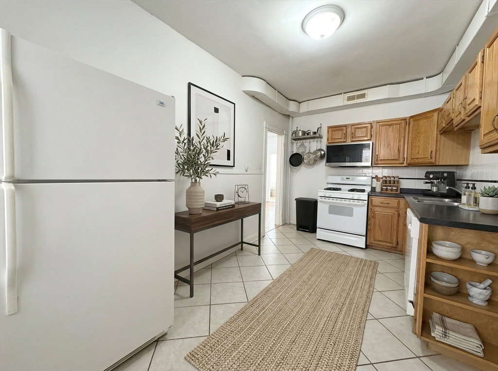 1908 Beacon St #2, Brookline, MA Photo #21
