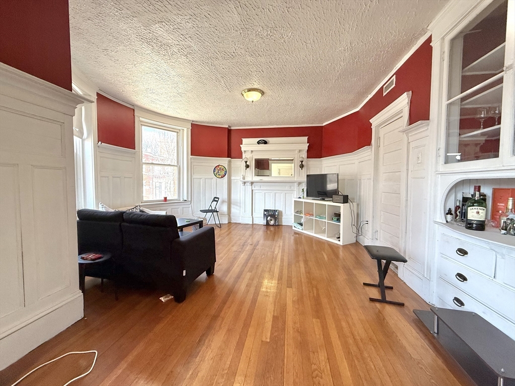 1908 Beacon St #2, Brookline, MA Photo #2