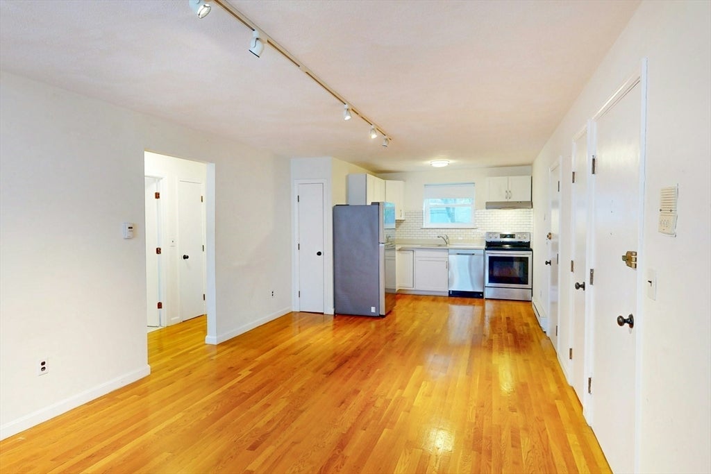 104 Trowbridge St #4, Cambridge, MA, 104 Trowbridge St #4, Cambridge, MA Photo #3