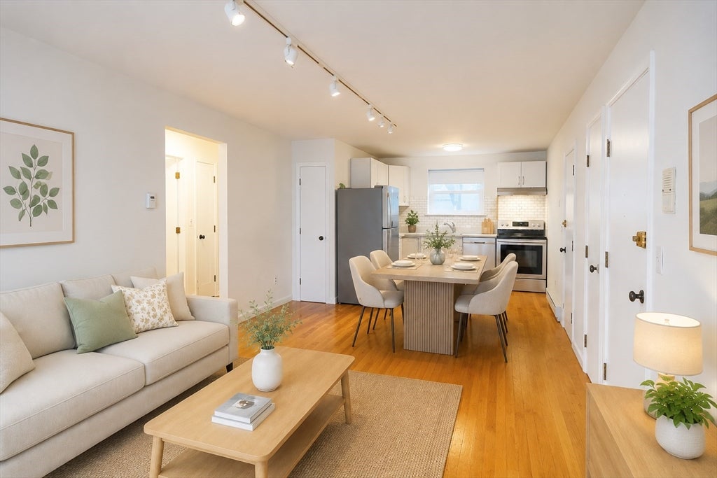104 Trowbridge St #4, Cambridge, MA, 104 Trowbridge St #4, Cambridge, MA Photo #2