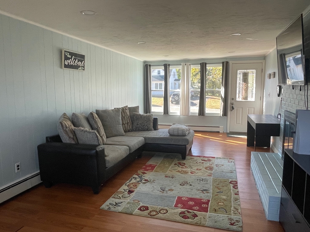 41 Lee Ave