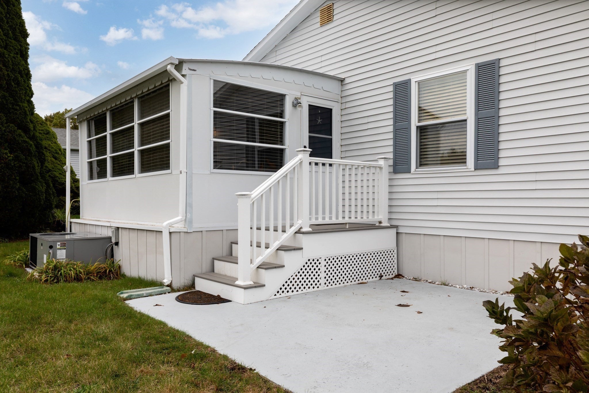 96 Pinehurst Dr