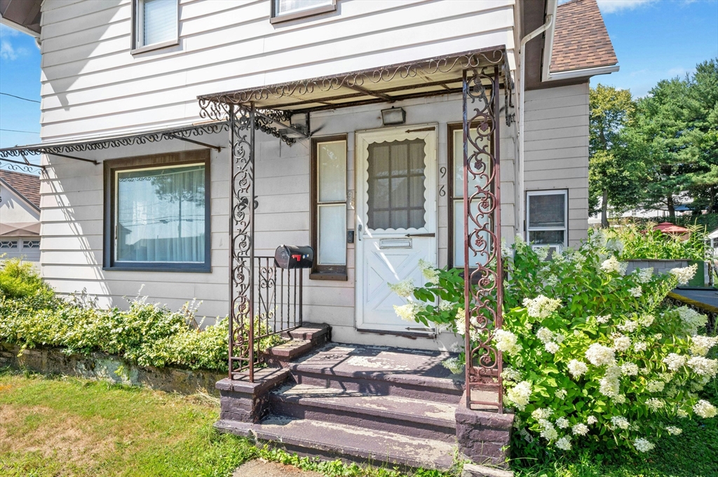 96 Lake Ave