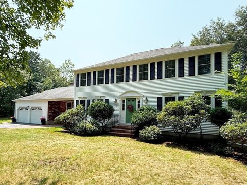 5 Lauren Ln Foxboro MA 02035