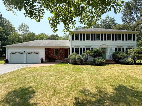 5 Lauren Ln Foxboro MA 02035