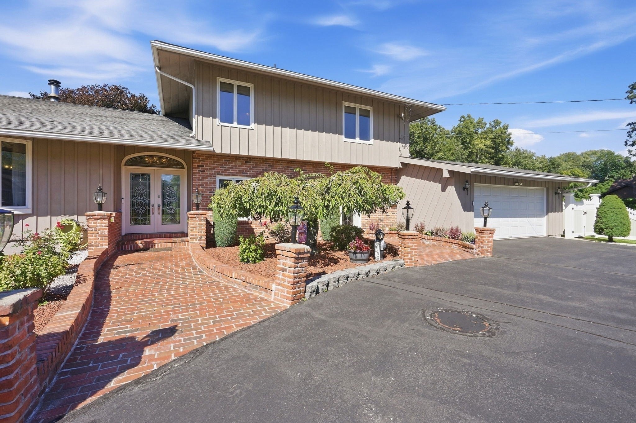 105 Higher Brook Dr, Ludlow, MA, 105 Higher Brook Dr, Ludlow, MA Photo #2