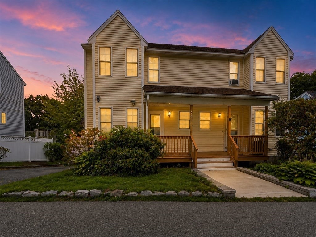 Photo of 438 Plantation St, Worcester, MA