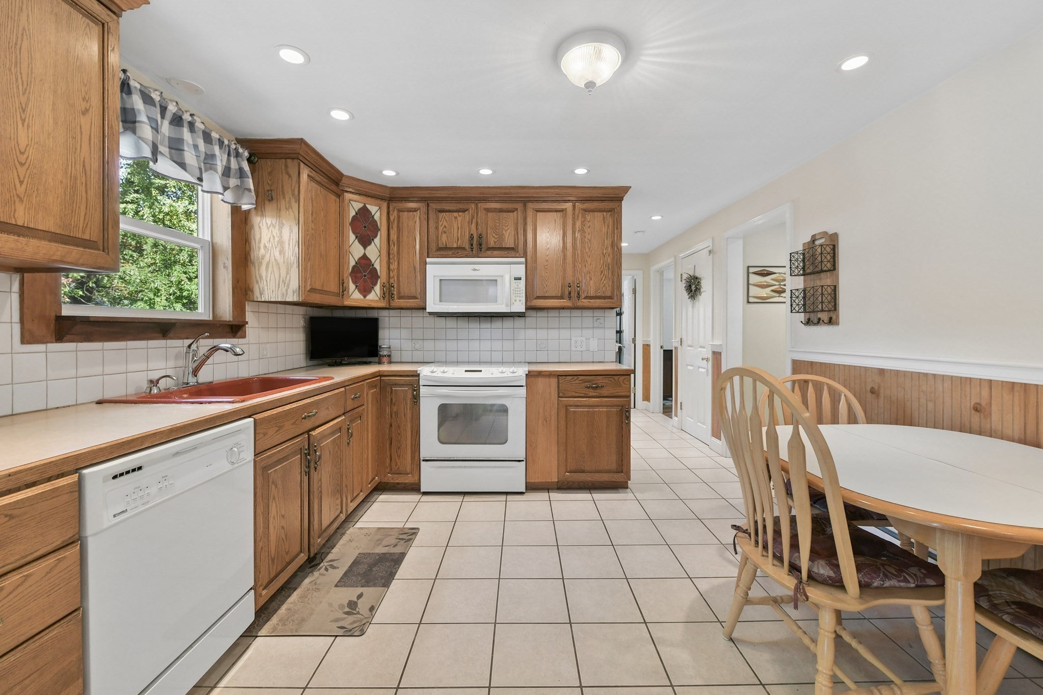 398 South St, Plainville, MA, 398 South St, Plainville, MA Photo #7
