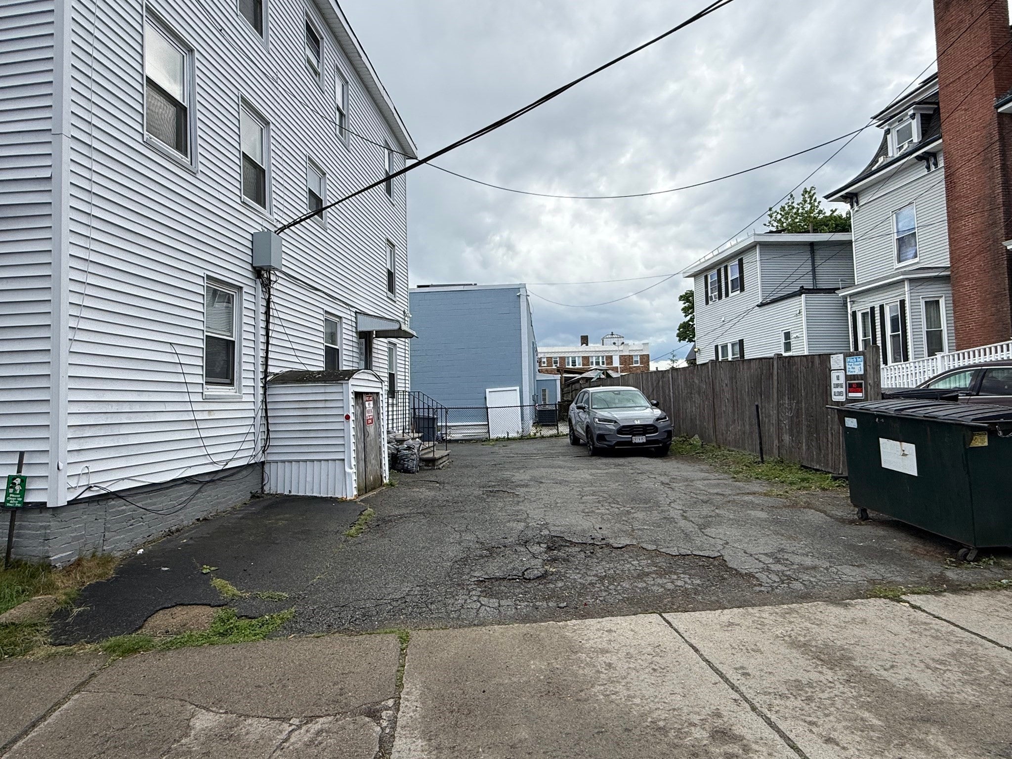 145 N Common