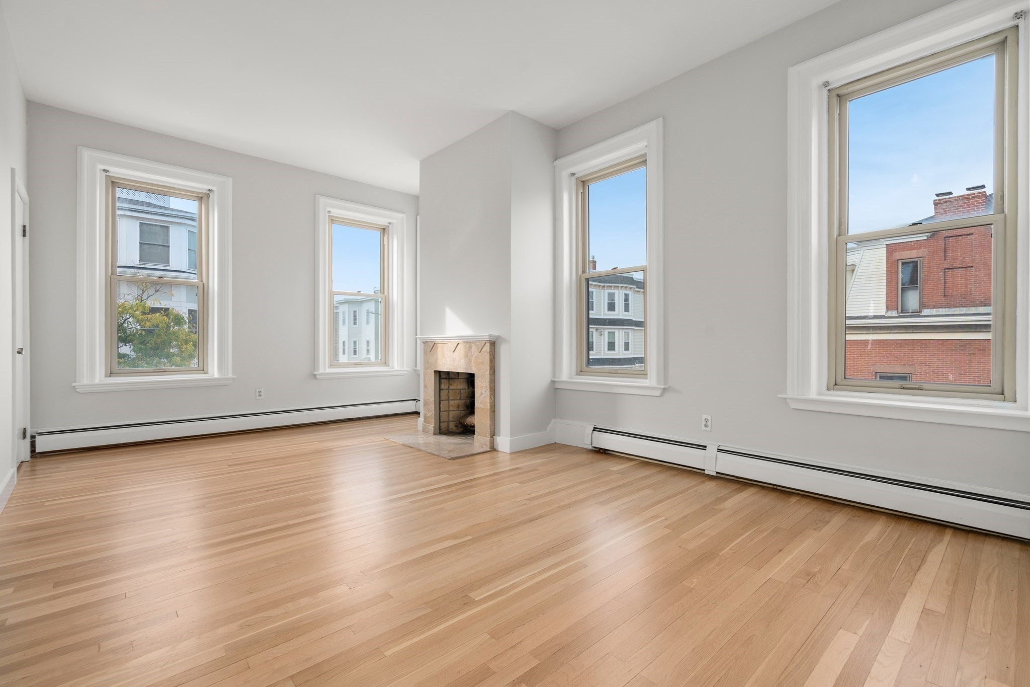 828 E 5th St 3