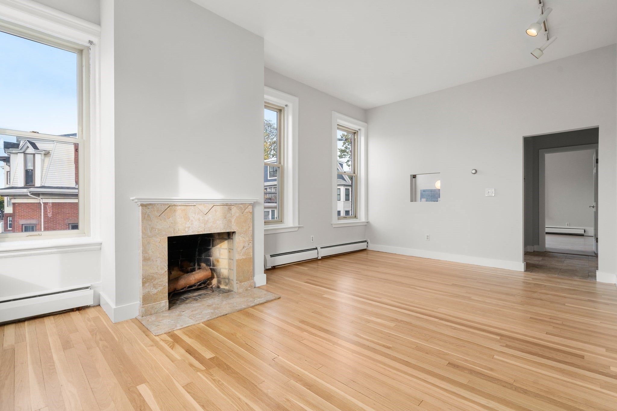 828 E 5th St 3