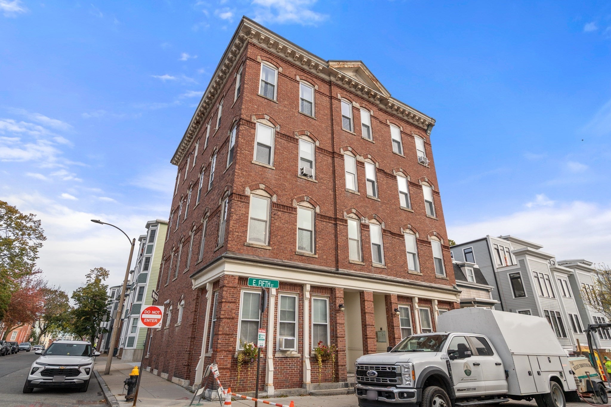 828 E 5th St 3