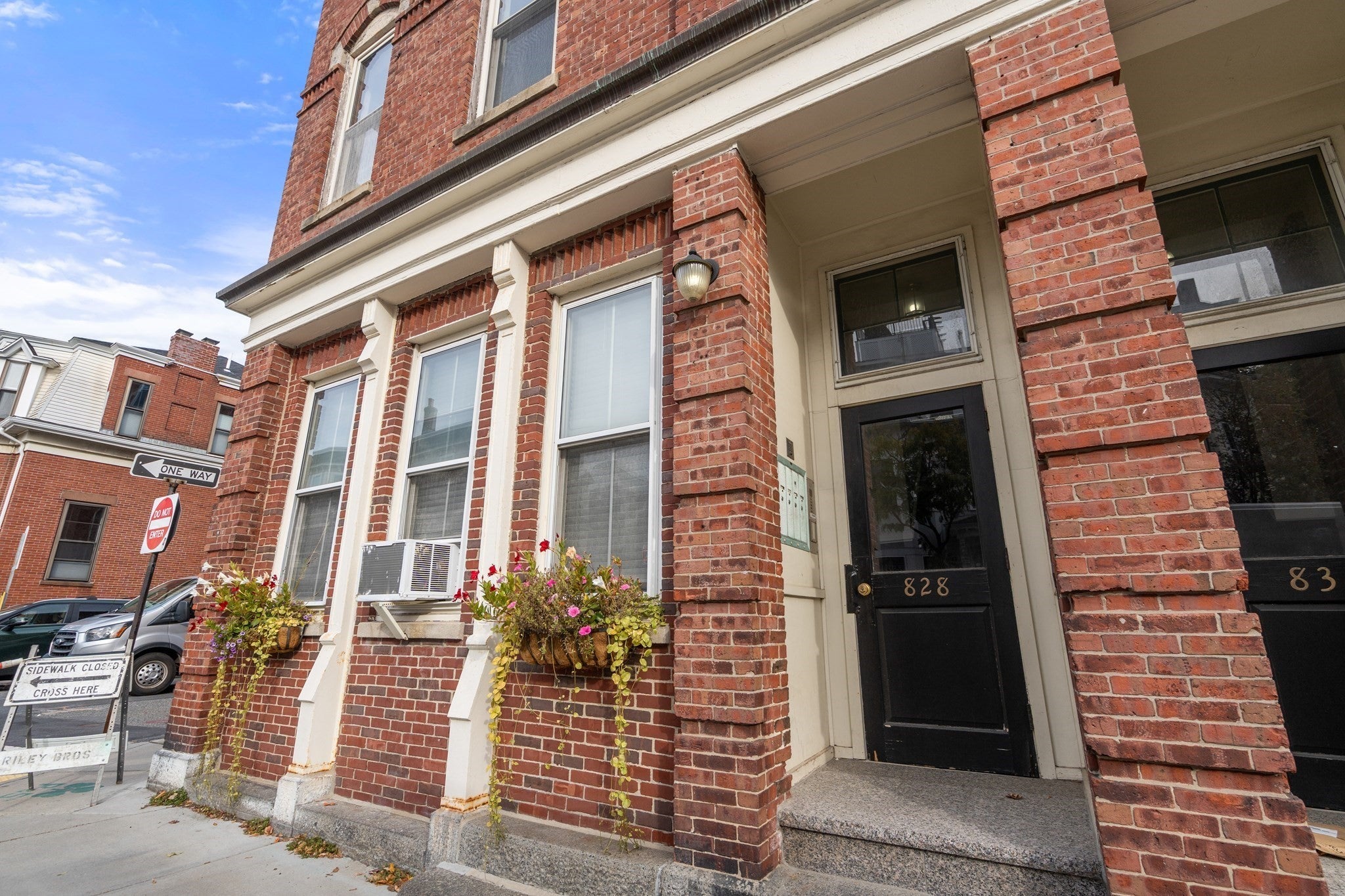 Photo of 828 E 5th St, Boston, MA