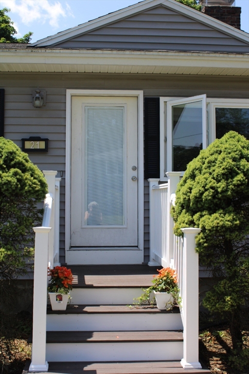21 Whitcomb Dr
