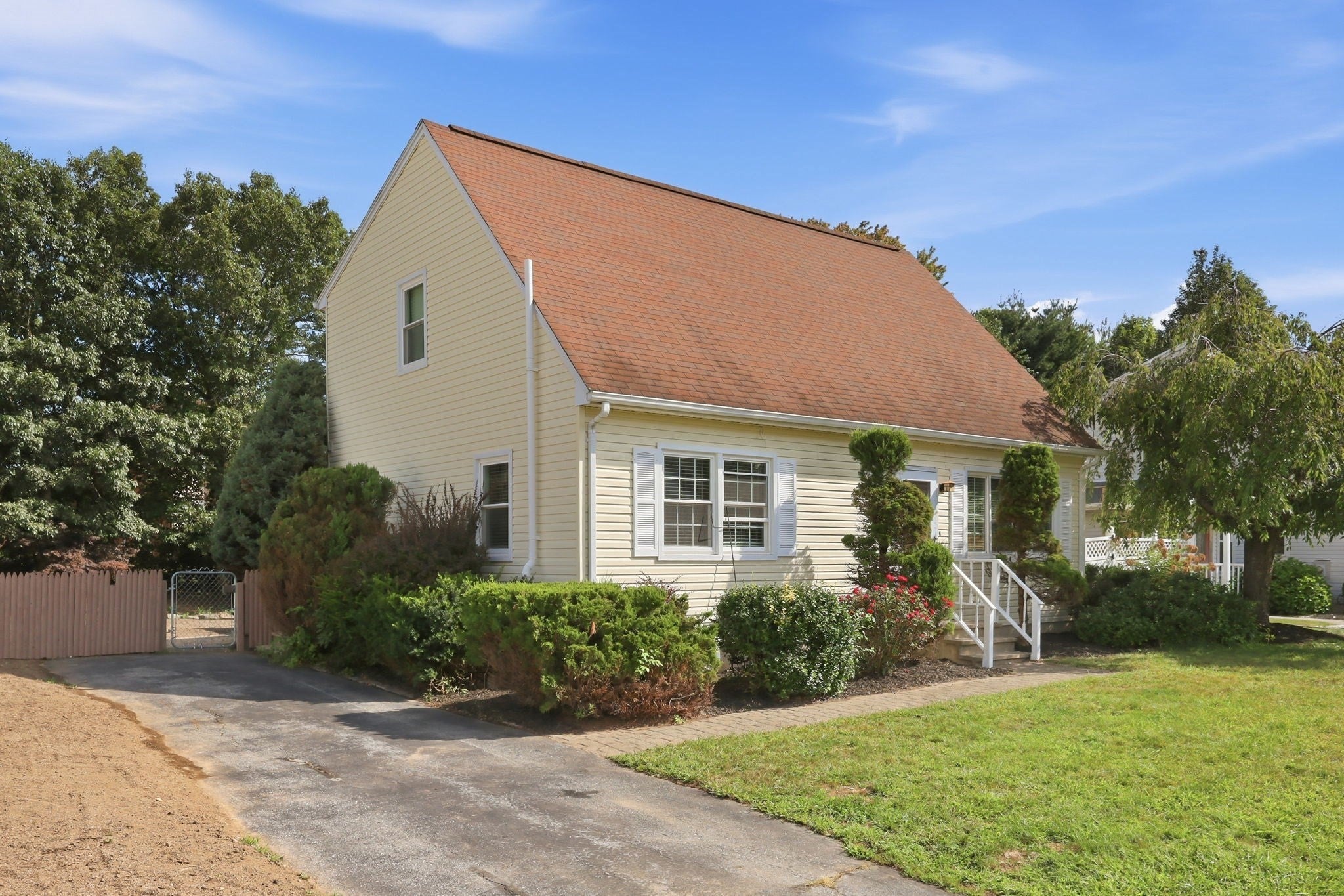 5 Timber Ln, Holyoke, MA, 5 Timber Ln, Holyoke, MA Photo #3