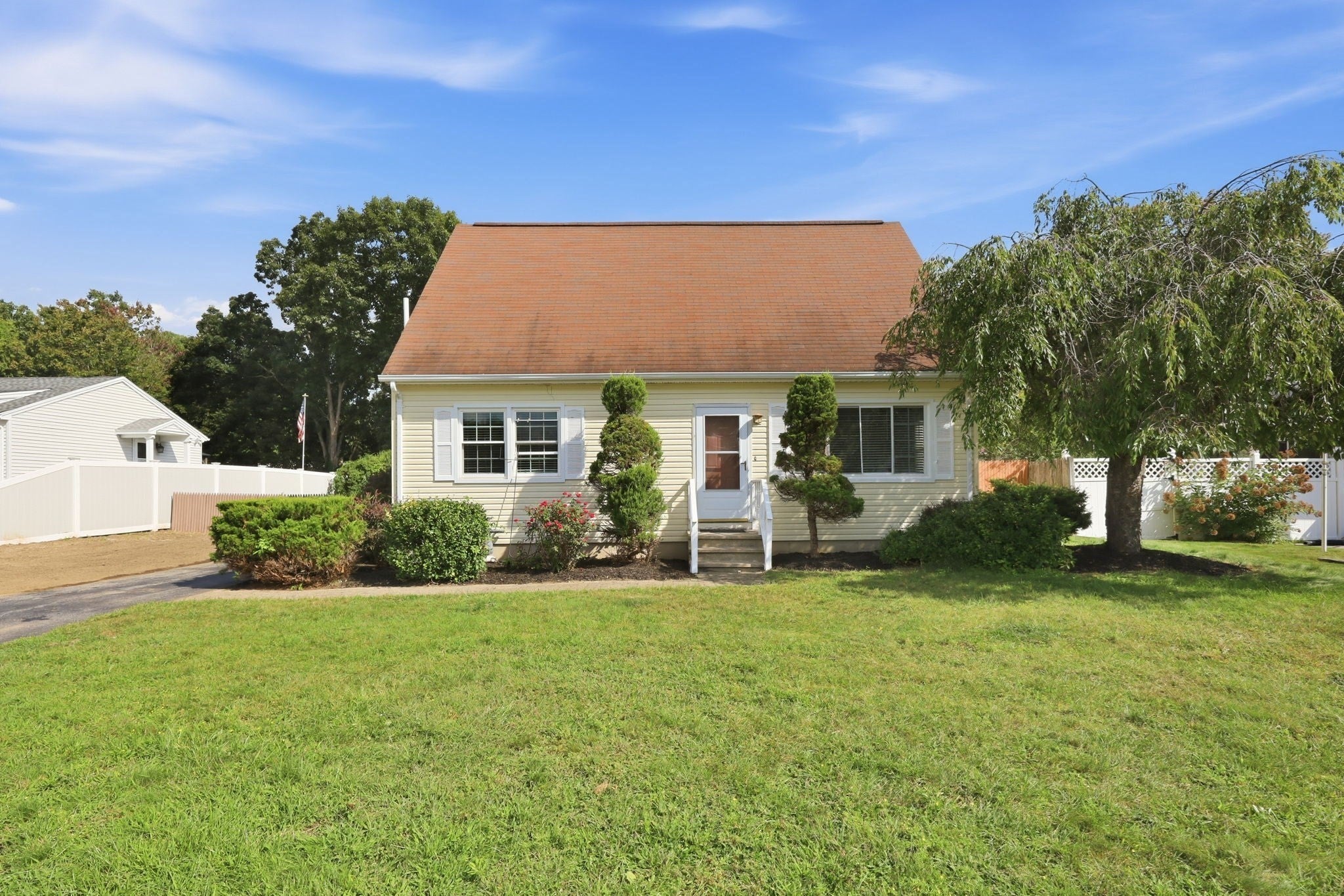 5 Timber Ln, Holyoke, MA, 5 Timber Ln, Holyoke, MA Photo #2