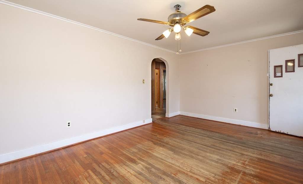 49 Farmfield St